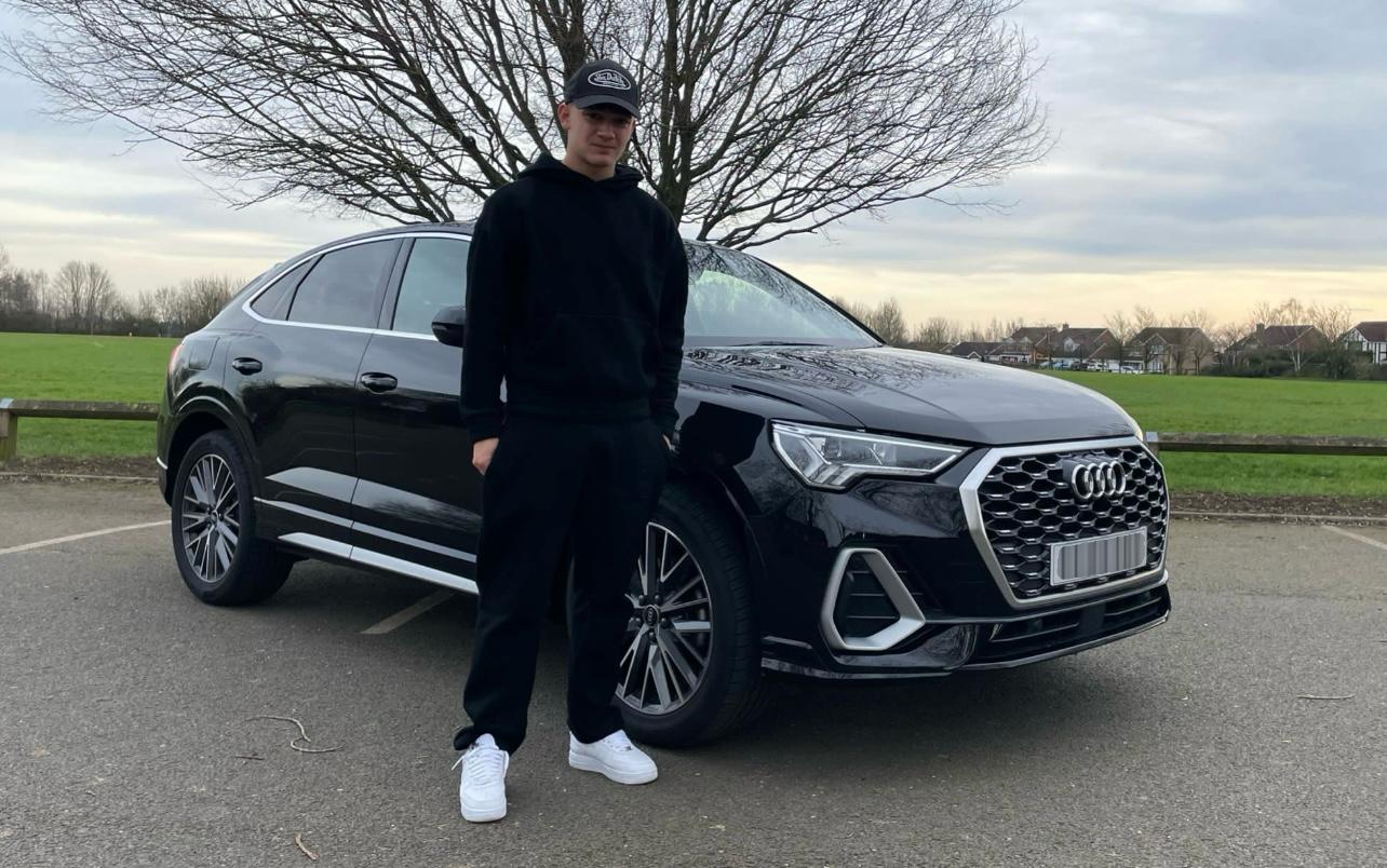 Customer with Audi Q3